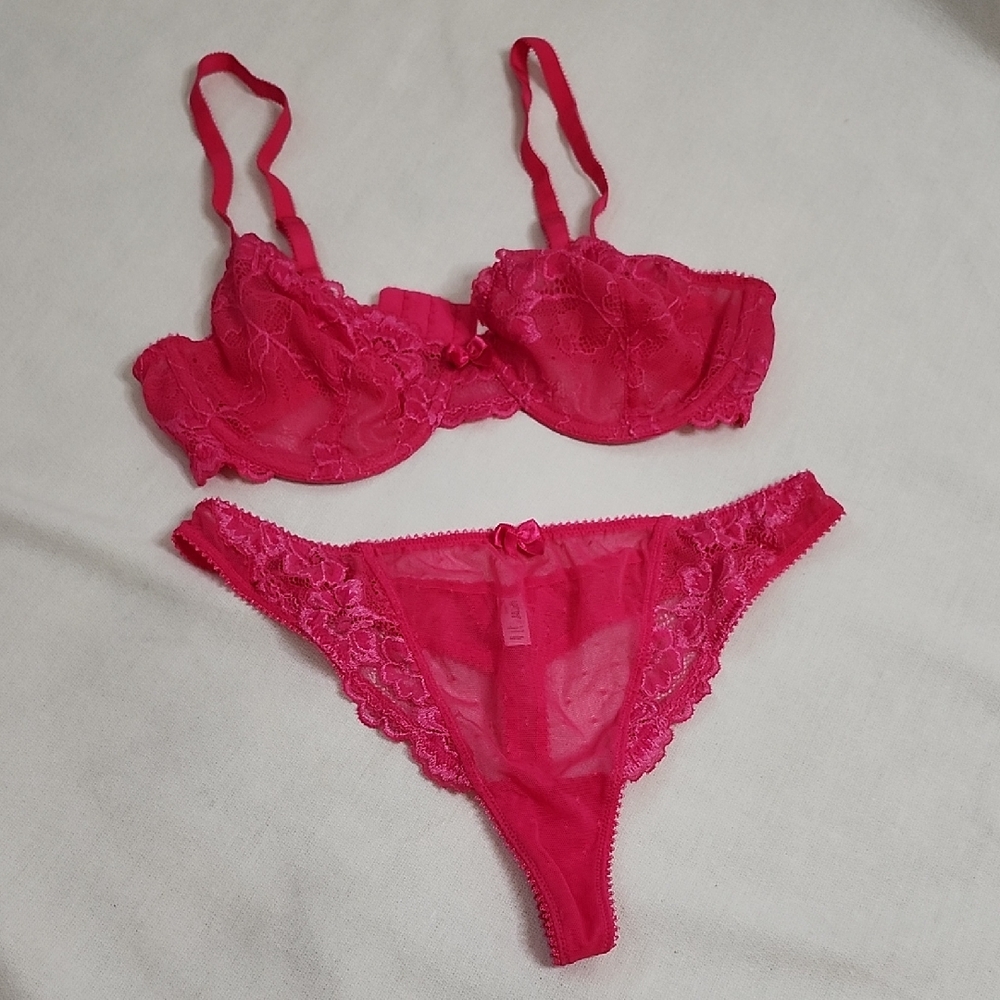 NWOT Apt 9 Elegant Lace Lingerie Set in Vibrant Pink